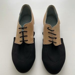 Cloud Footwear Charm Black & Nude Slip On-Like New